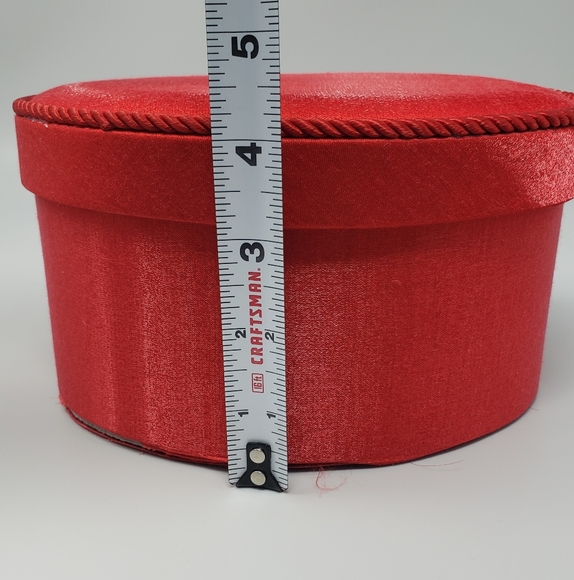 Oval-Shaped Red Storage Box - Picture 14 of 15